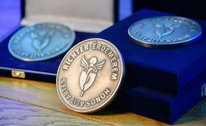 AZ LBT KFT. ÉS A MESTERSÉGES INTELLIGENCIA IPARI MINŐSÉGŰ ORTOPÉD, DIABÉTESZES MEGELŐZŐ ÉS KEZELŐ LÁBBELIK GYÁRTÁSA